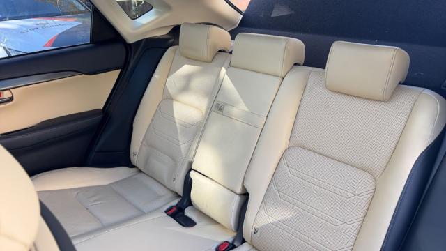 Lexus Nx 300h image 8