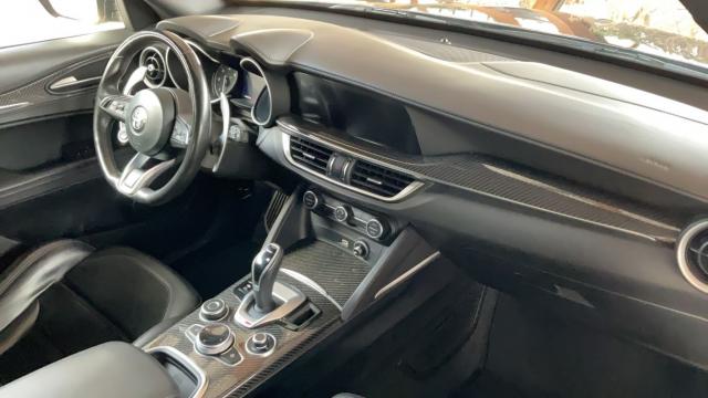 Alfa Romeo Stelvio image 5
