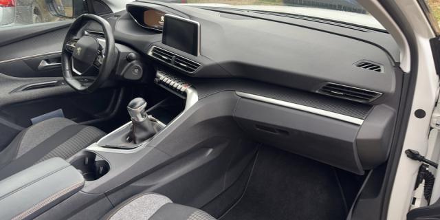 Peugeot 3008 image 3