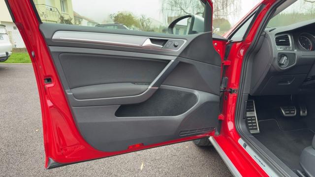 Volkswagen Golf image 6