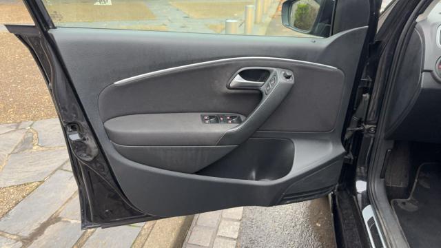 Volkswagen Polo image 6