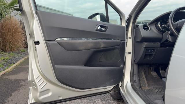 Peugeot 3008 image 5