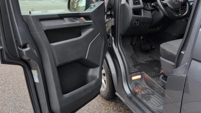 Volkswagen Multivan image 5