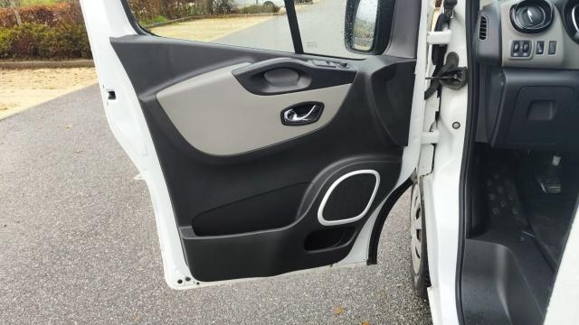 Renault Trafic image 2