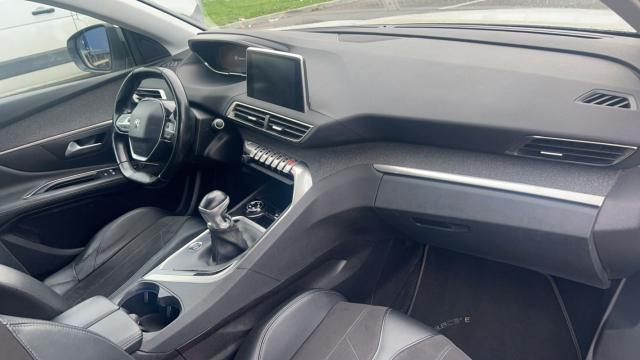 Peugeot 3008 image 9