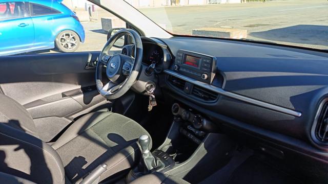 Kia Picanto image 9