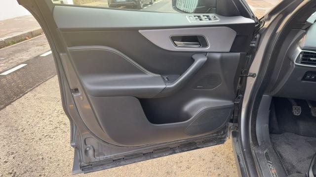 Jaguar F-Pace image 9