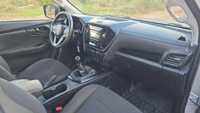 Isuzu D-Max image 8