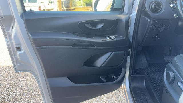 Mercedes Benz Vito image 5