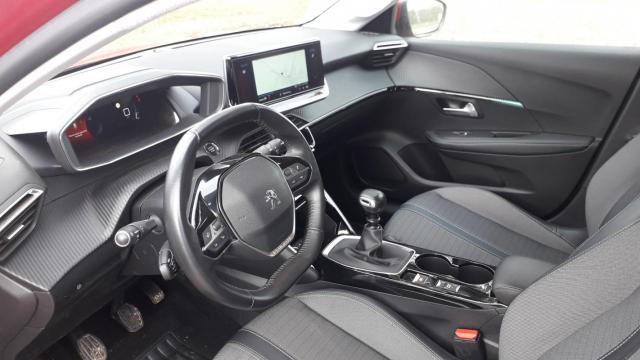 Peugeot 208 image 2