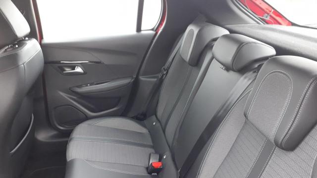 Peugeot 208 image 9