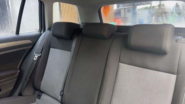 Volkswagen Golf Sw image 2