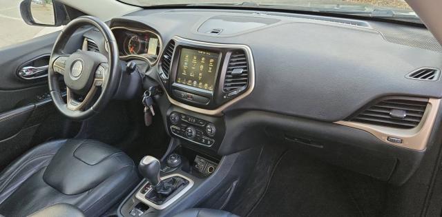 Jeep Cherokee image 5