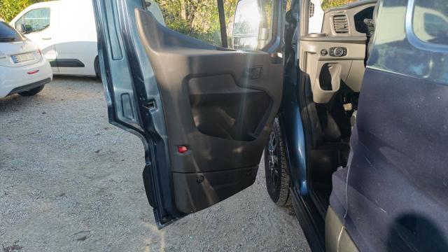 Ford Transit image 4