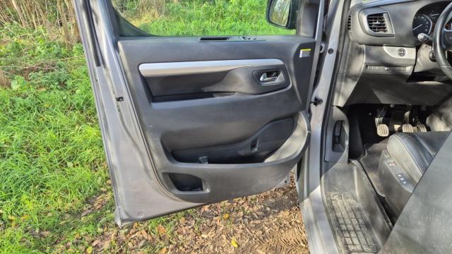 Peugeot Traveller image 5