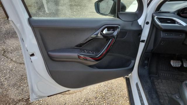 Peugeot 2008 image 4