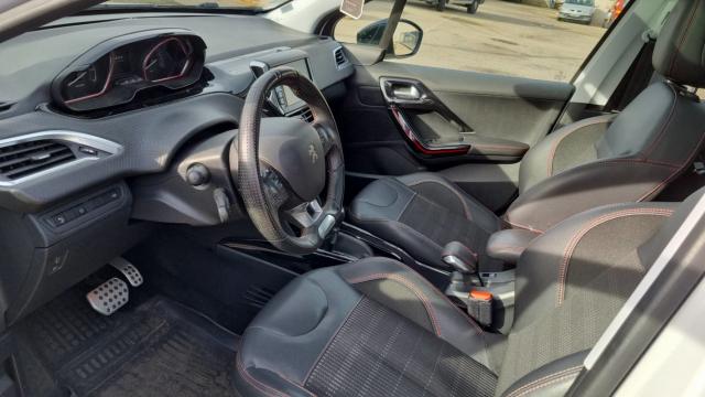 Peugeot 2008 image 9