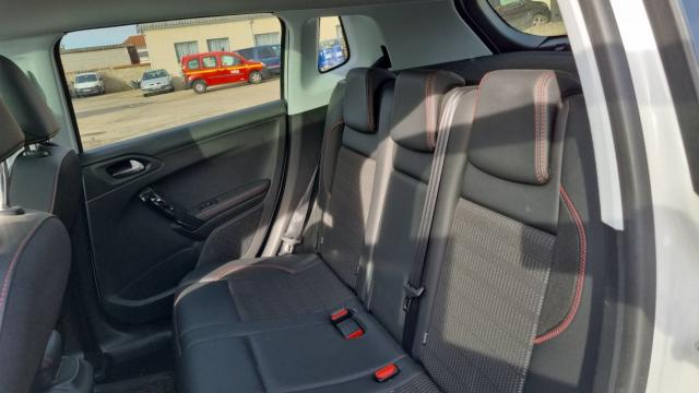 Peugeot 2008 image 7