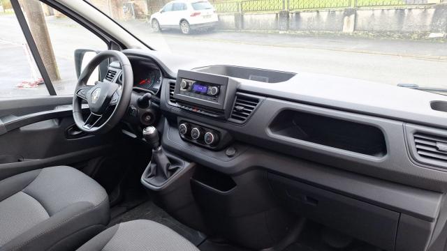 Renault Trafic image 8
