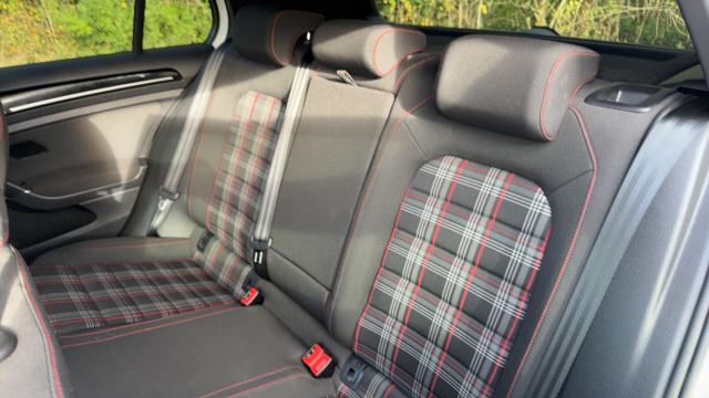 Volkswagen Golf image 7