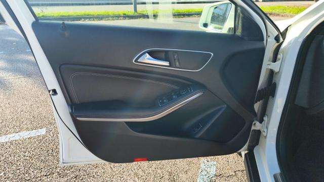 Mercedes Benz Gla image 5