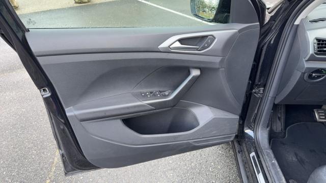 Volkswagen T-Cross image 2