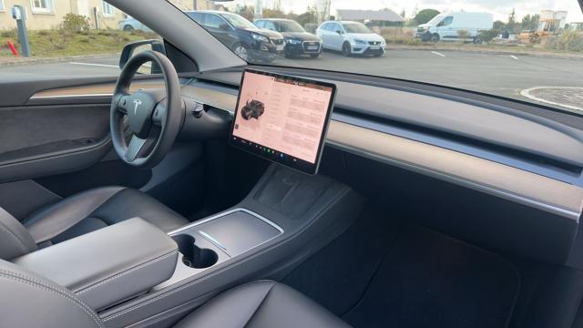 Tesla Model Y image 4