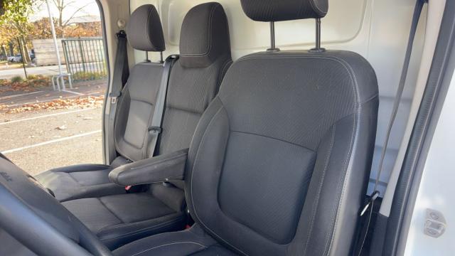 Renault Trafic image 1