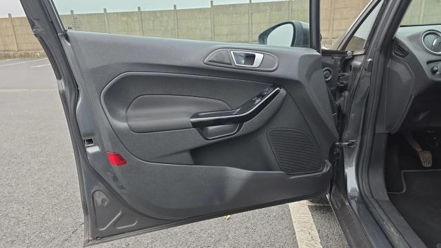 Ford Fiesta image 2