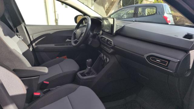 Dacia Sandero image 2