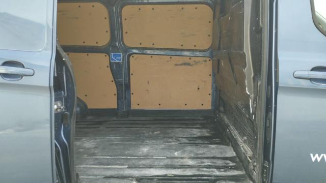 Ford Transit Custom image 3