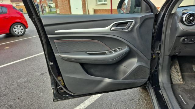 Mg Zs Ev image 6