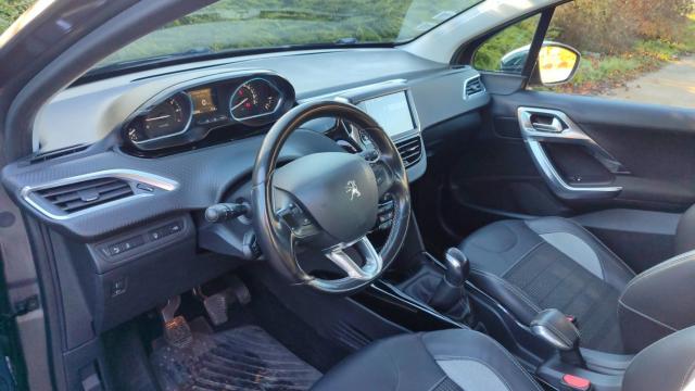 Peugeot 2008 image 6