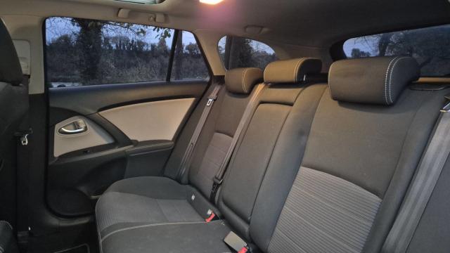 Toyota Avensis image 1