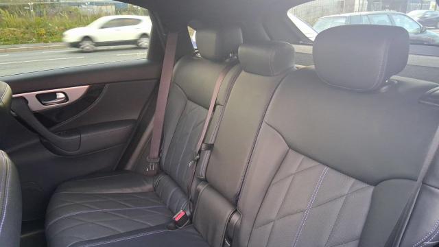 Infiniti Qx70 image 7