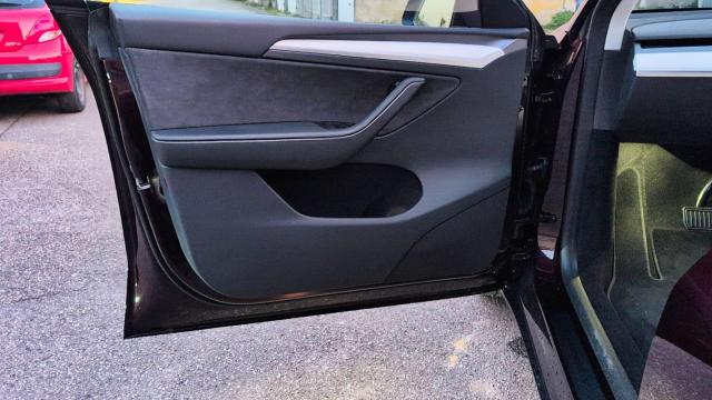 Tesla Model Y image 6