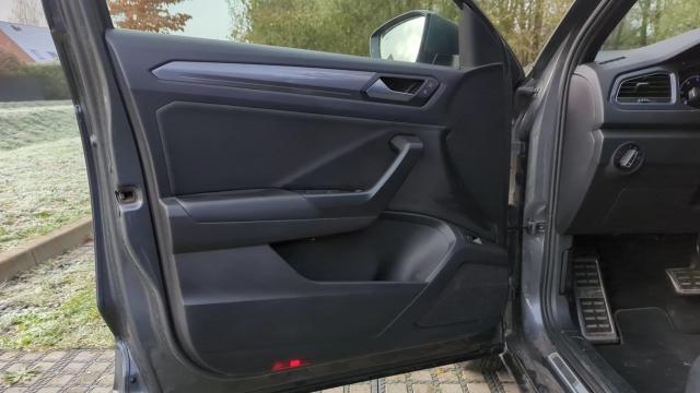 Volkswagen T-Roc image 2