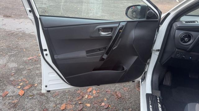 Toyota Auris image 9