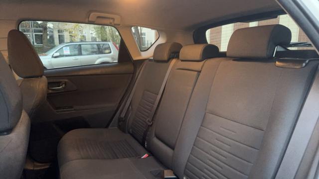 Toyota Auris image 2