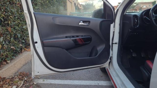 Kia Picanto image 2