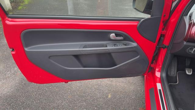 Volkswagen Up! image 3