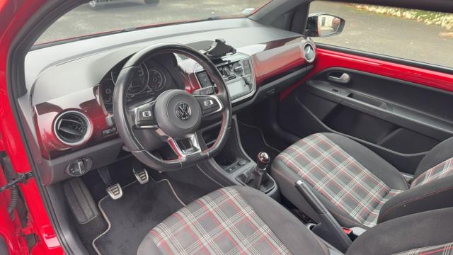 Volkswagen Up! image 8