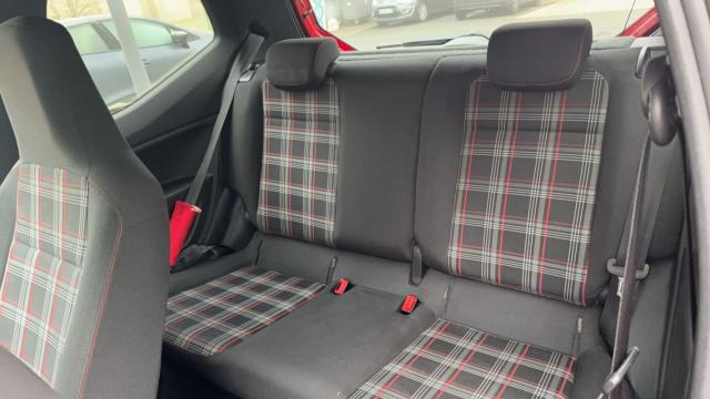 Volkswagen Up! image 6