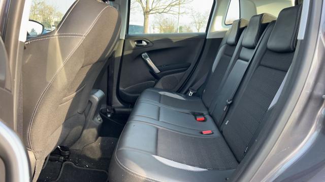 Peugeot 2008 image 1