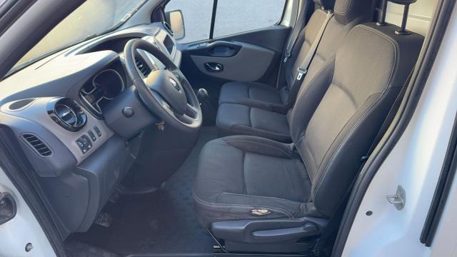 Renault Trafic image 2