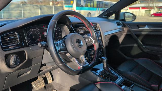 Volkswagen Golf image 5