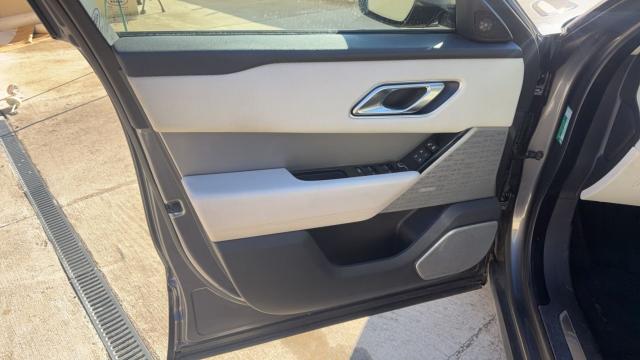 Land Rover Range Rover Velar image 9