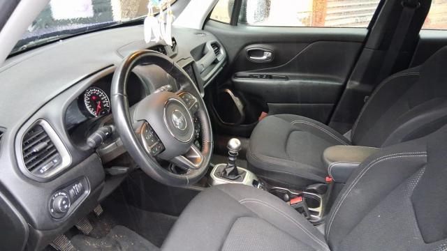 Jeep Renegade image 8