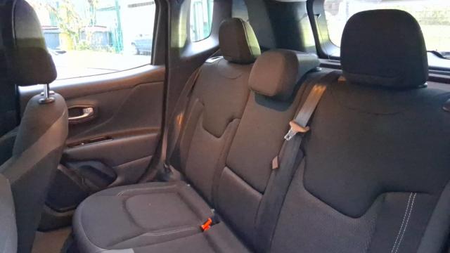 Jeep Renegade image 5