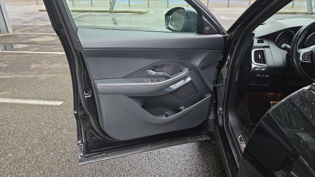 Jaguar E-Pace image 7